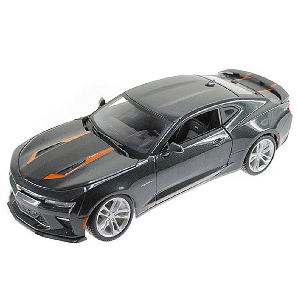 Angle. Maisto - 2017 Chevrolet Camaro SS Gray Metallic with Orange Stripes "50th Anniversary" "Special Edition" Series 1/18 - Gray Metallic.