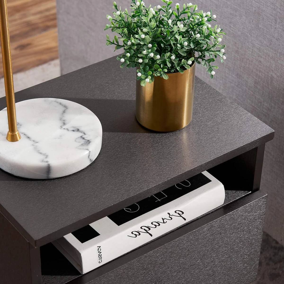 The text on the image is "sparq". 

Grouping and correcting the given text:

- a OLO 1 C grsaga G'RSAGA

Corrected text: a OLO 1 C grsaga G'RSAGA

No corrections needed.