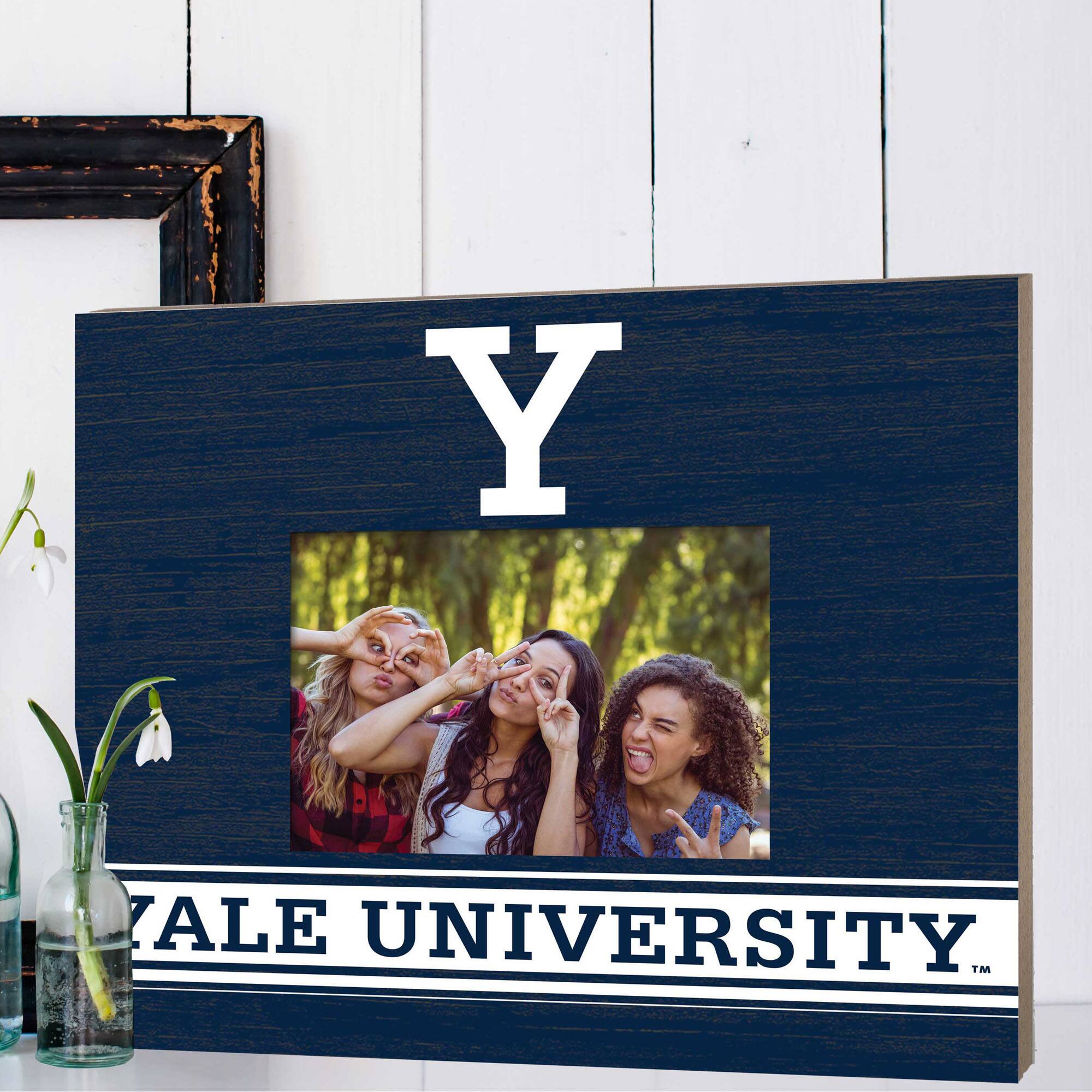 YALE UNIVERSITY™