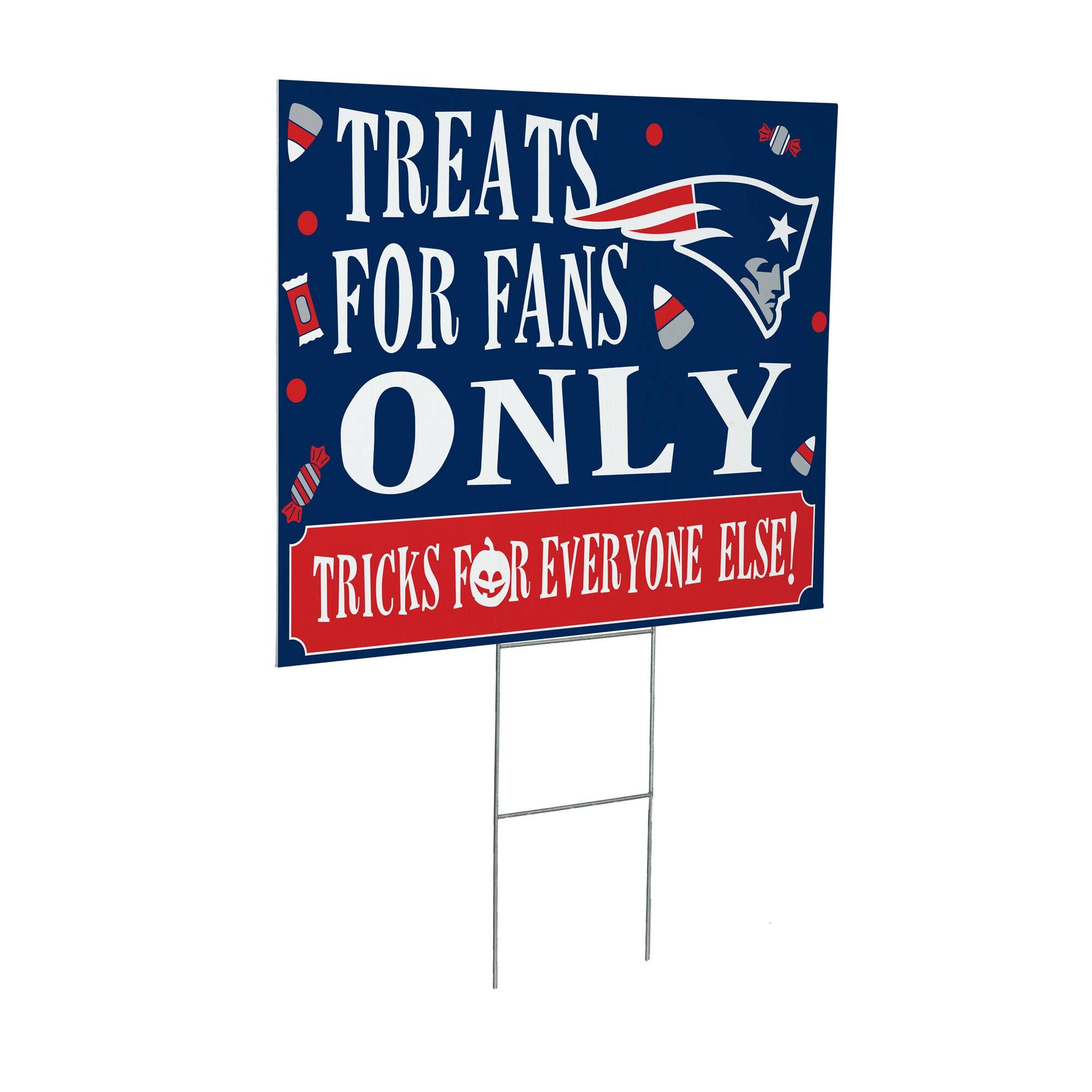 TREATS FOR FANS ONLY  
TRICKS FOR EVERYONE ELSE!