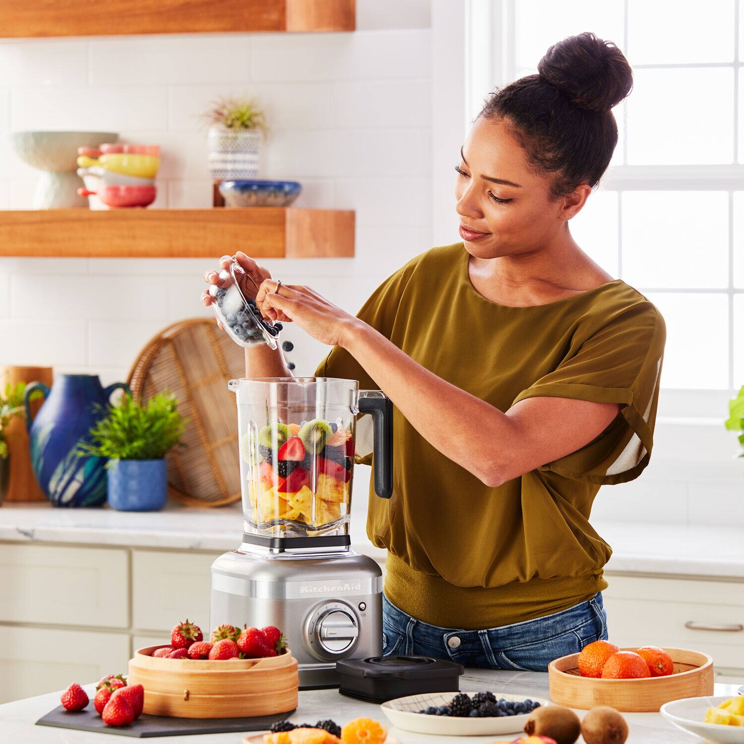 Alt View 14. KitchenAid - K400 1200W 56 oz. Variable 5-Speed BPA-Free Blender with Tamper, Contour Silver - Contour Silver.