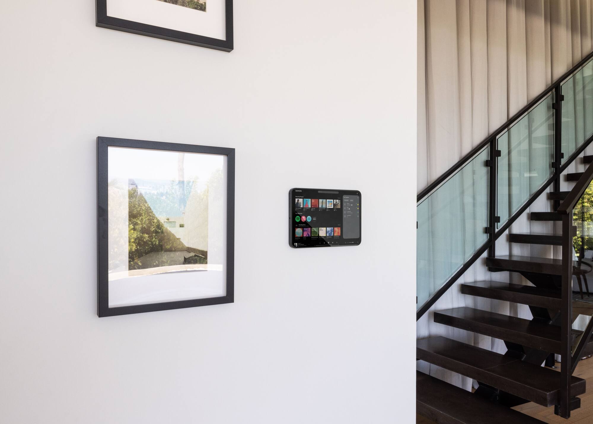 Alt View 2. iPort - LUXE SURFACE MOUNT A16 - Surface Mount for iPad A16 (Each) - Black.