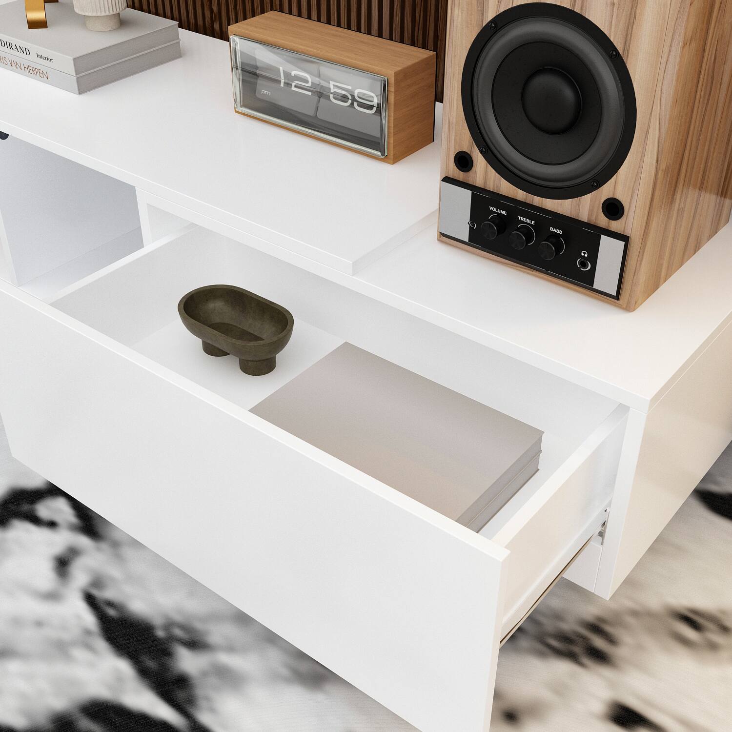 OTRAND  
Introducing  
CHRIS WYN HERPEN  

12:59  

VOLUME  
TREBLE  
BASS