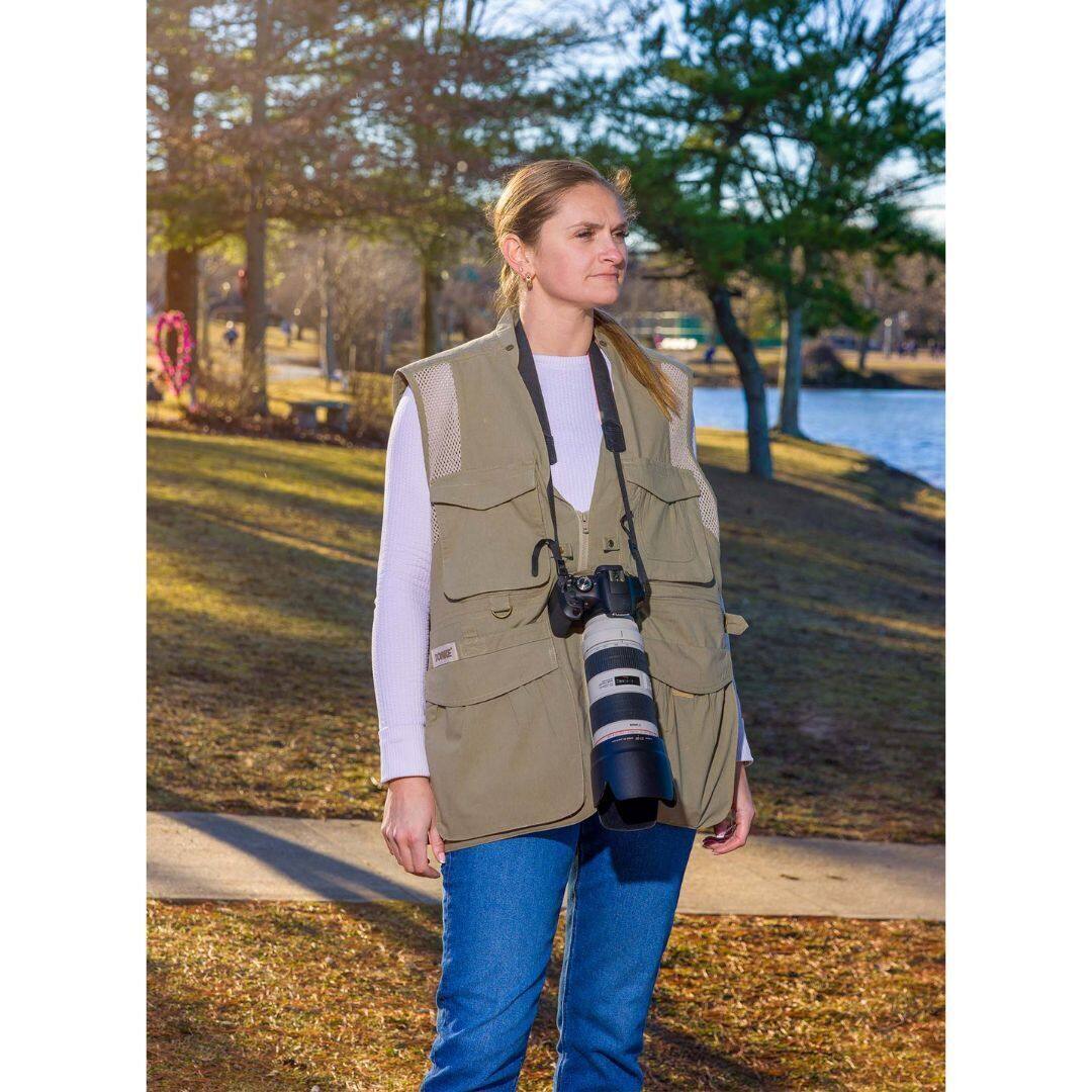 Left. Domke - DOMKE PHOTOGS VEST SAND/MEDIUM - Black.