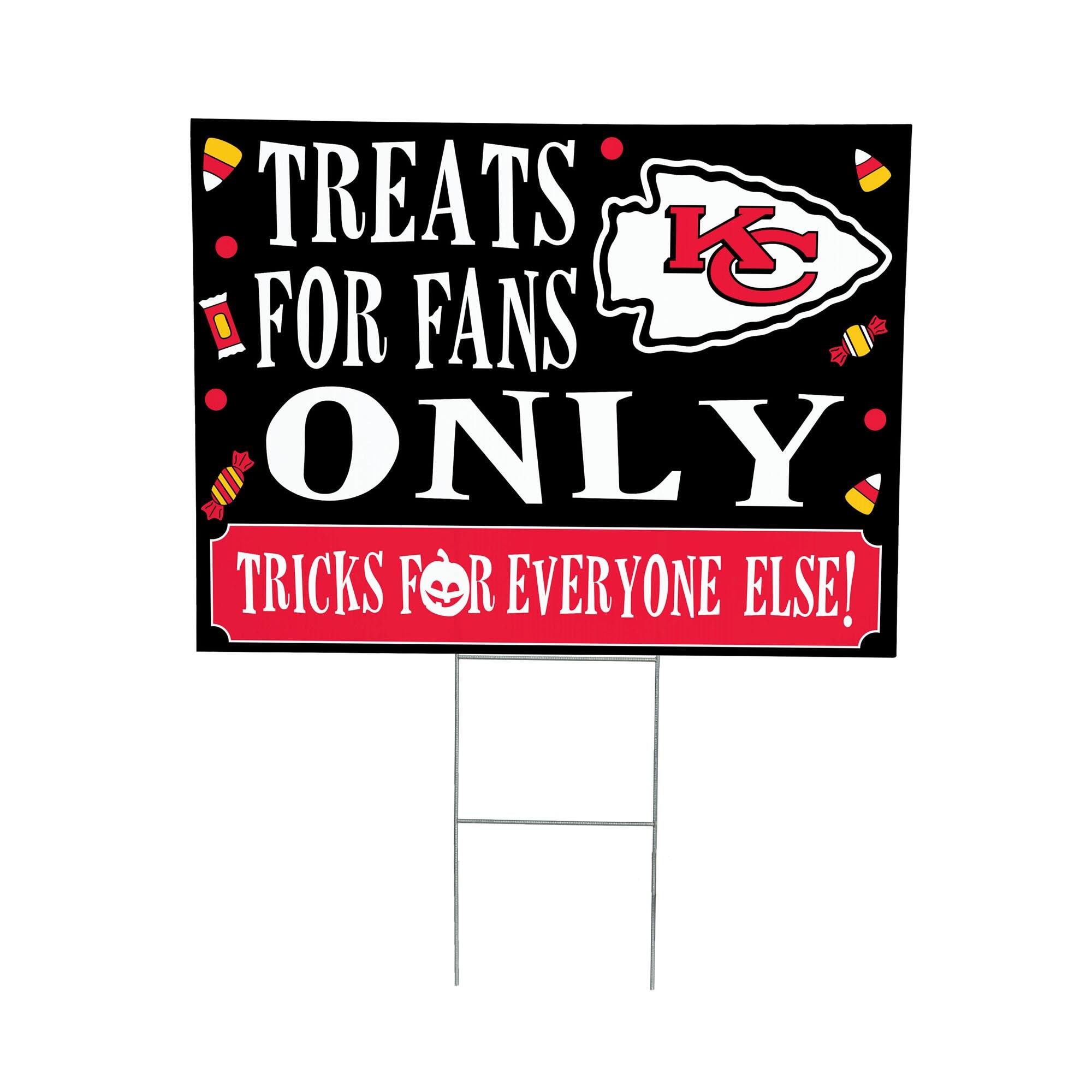 TREATS FOR FANS ONLY  
TRICKS FOR EVERYONE ELSE!