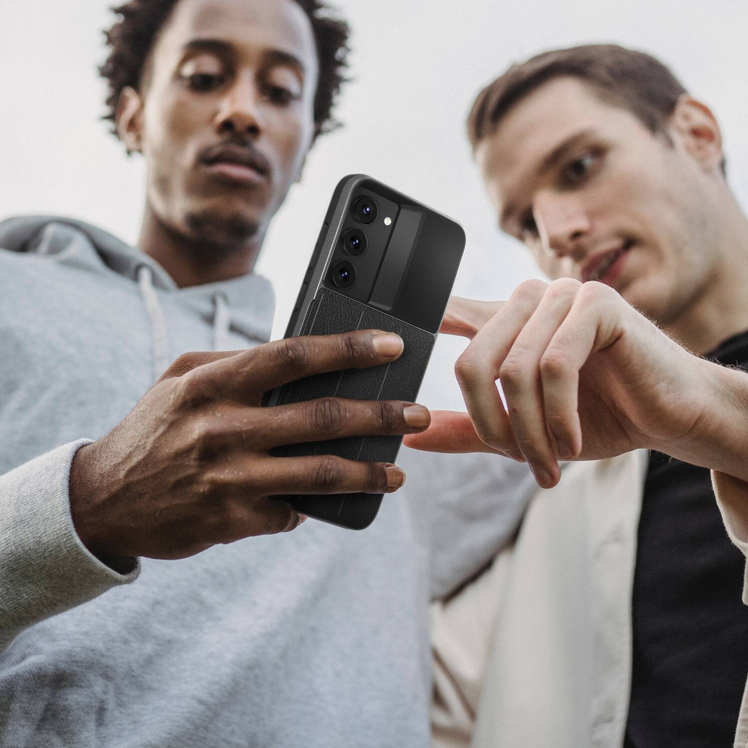 Angle. Vena - vCommute Wallet Case for Galaxy S23+, Leather Flip Cover with Card Slot and Kickstand - Black - Black.