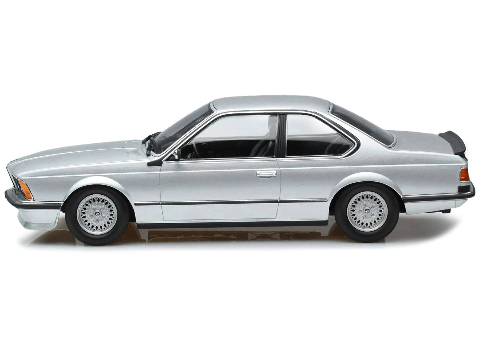 Angle. Minichamps - 1982 BMW 635 CSi Silver Metallic 1/18 Diecast Model Car by Minichamps - Silver Metallic.