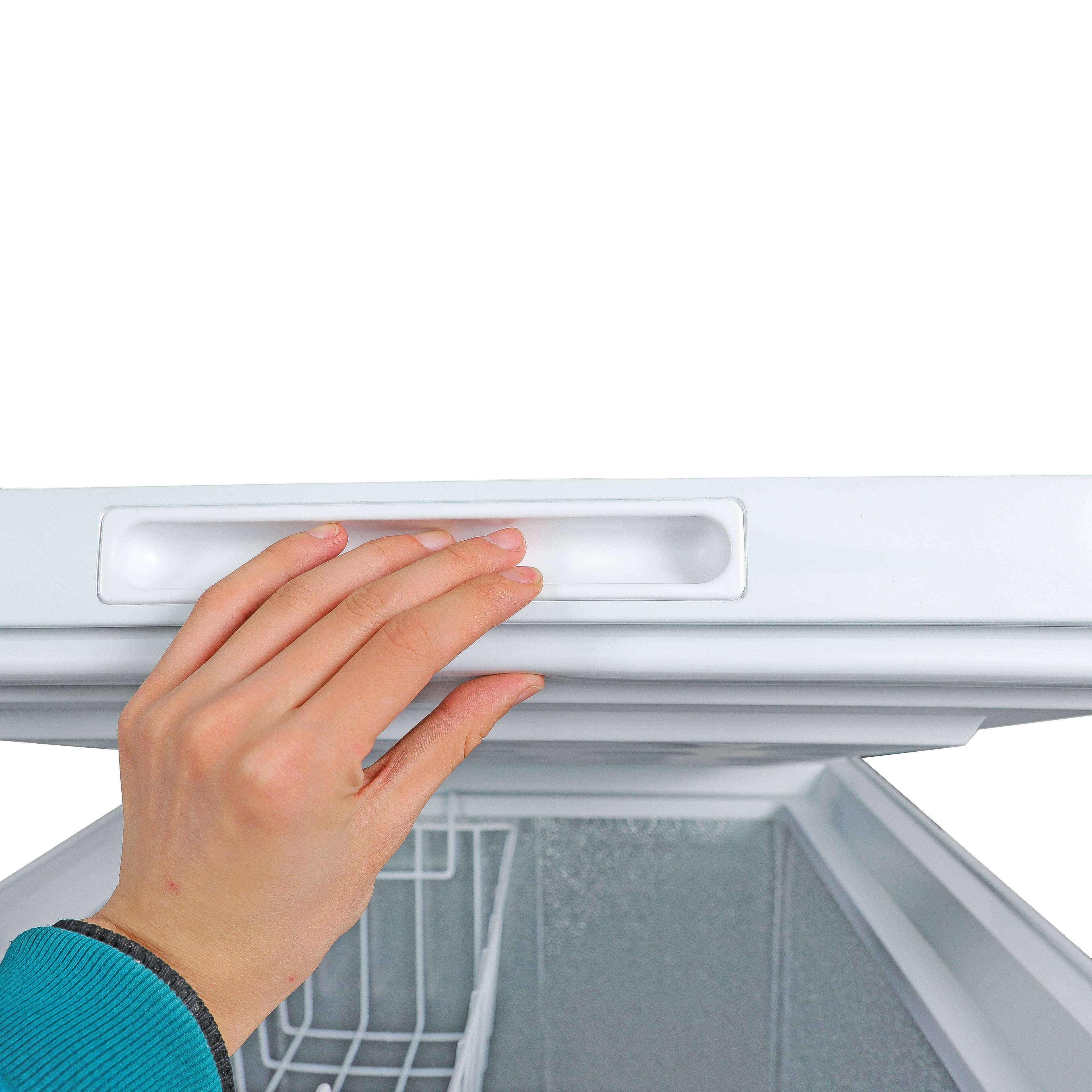 Alt View 4. Commercial Cool - Commercial Cool 3.5 Cu. Ft. Chest Freezer, CCFE356, White - White.