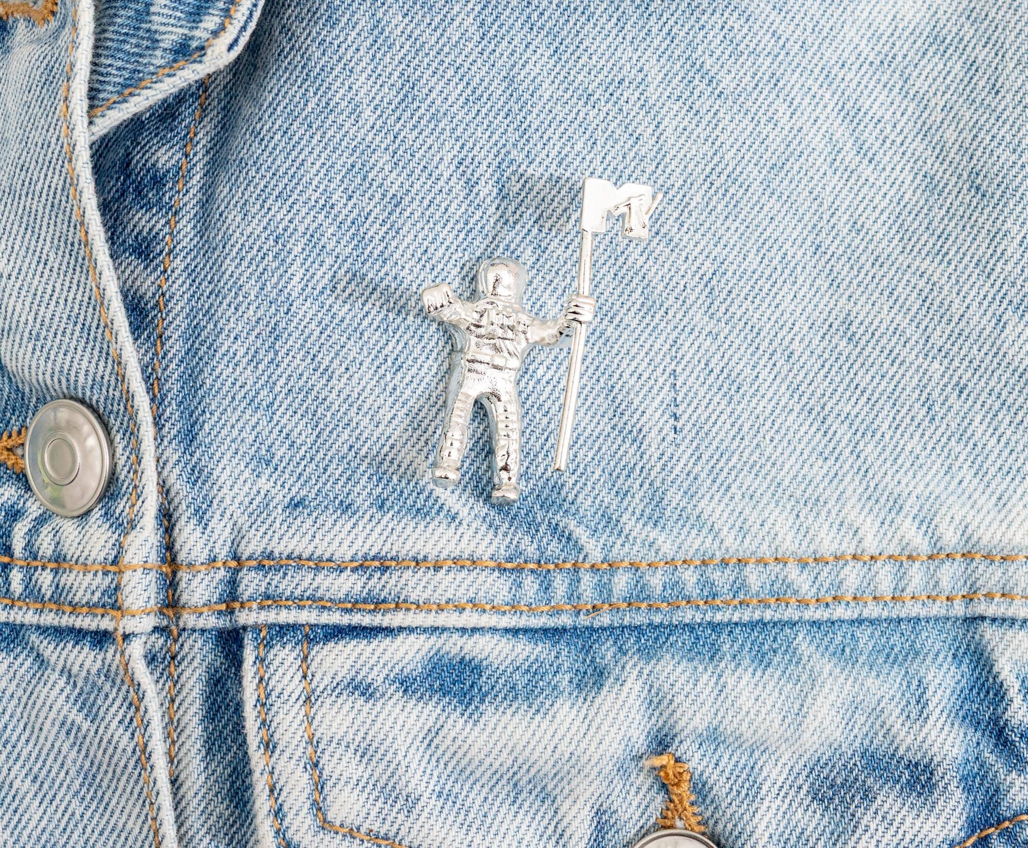 Alt View 5. SalesOne LLC - MTV Moon Man 3D Metal Collector's Pin - Silver.