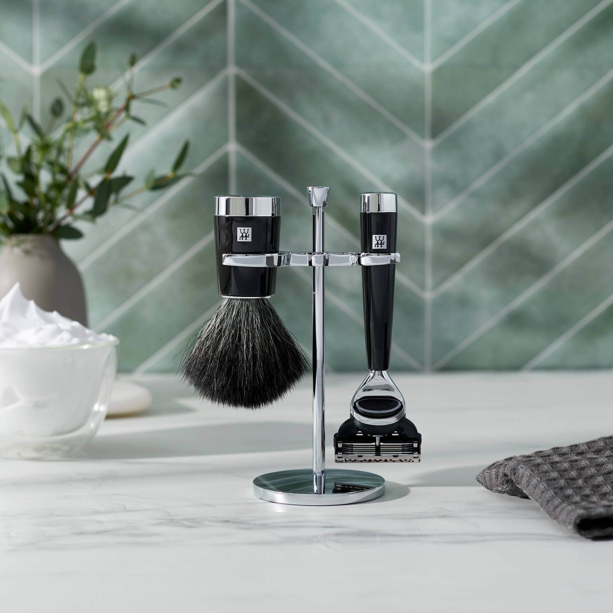Alt View 5. ZWILLING - ZWILLING Beauty Classic 2-pc Shaving Set with Razor - Black.