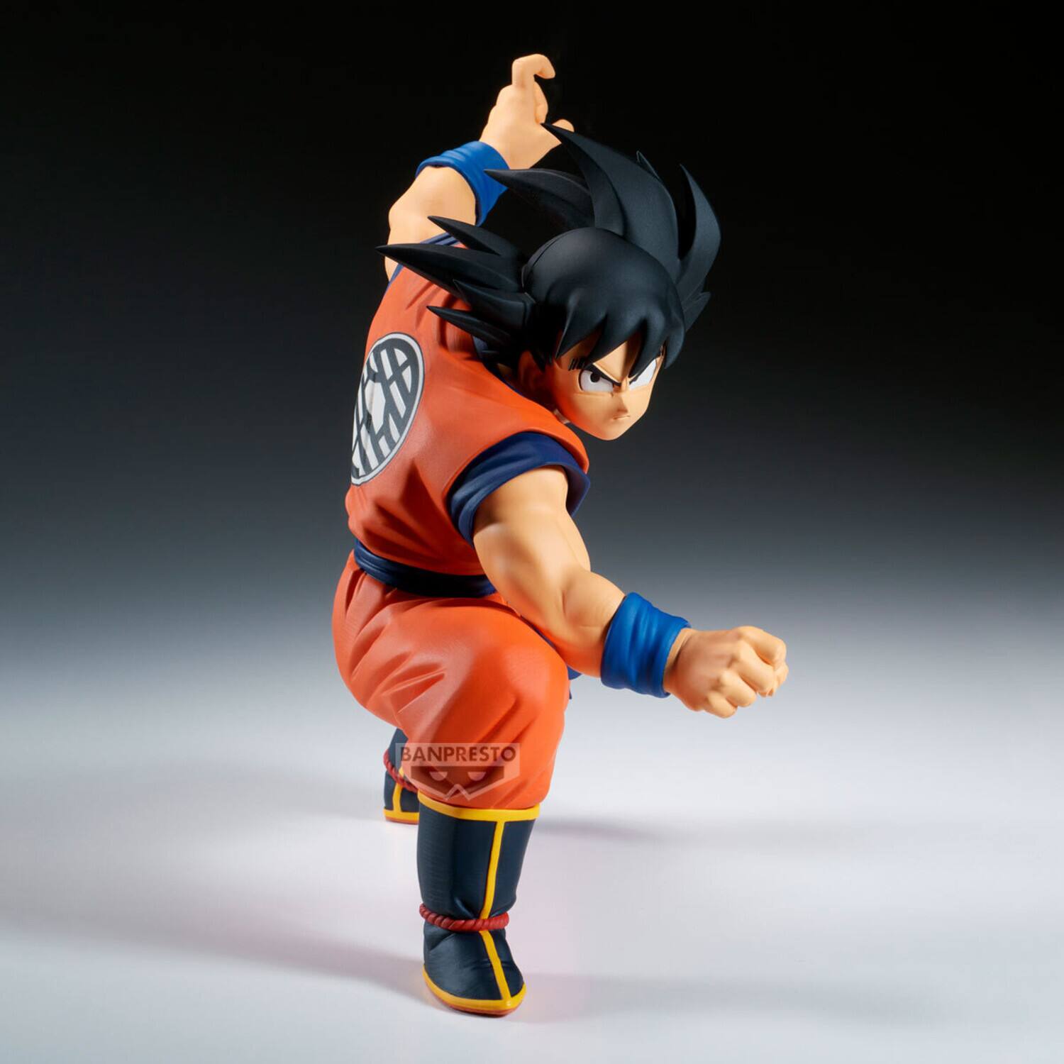 Alt View 1. PopMarket - Banpresto - Dragon Ball Z - Match Makers - Son Goku Statue   - COLLECTIBLES - Multicolor.