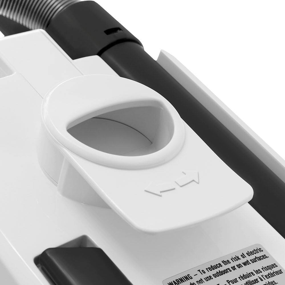 WARNING - To reduce the risk of electric shock, do not use outdoors or on wet surfaces.  
Pour réduire les risques électriques, ne pas utiliser à l'extérieur ou sur des surfaces humides.