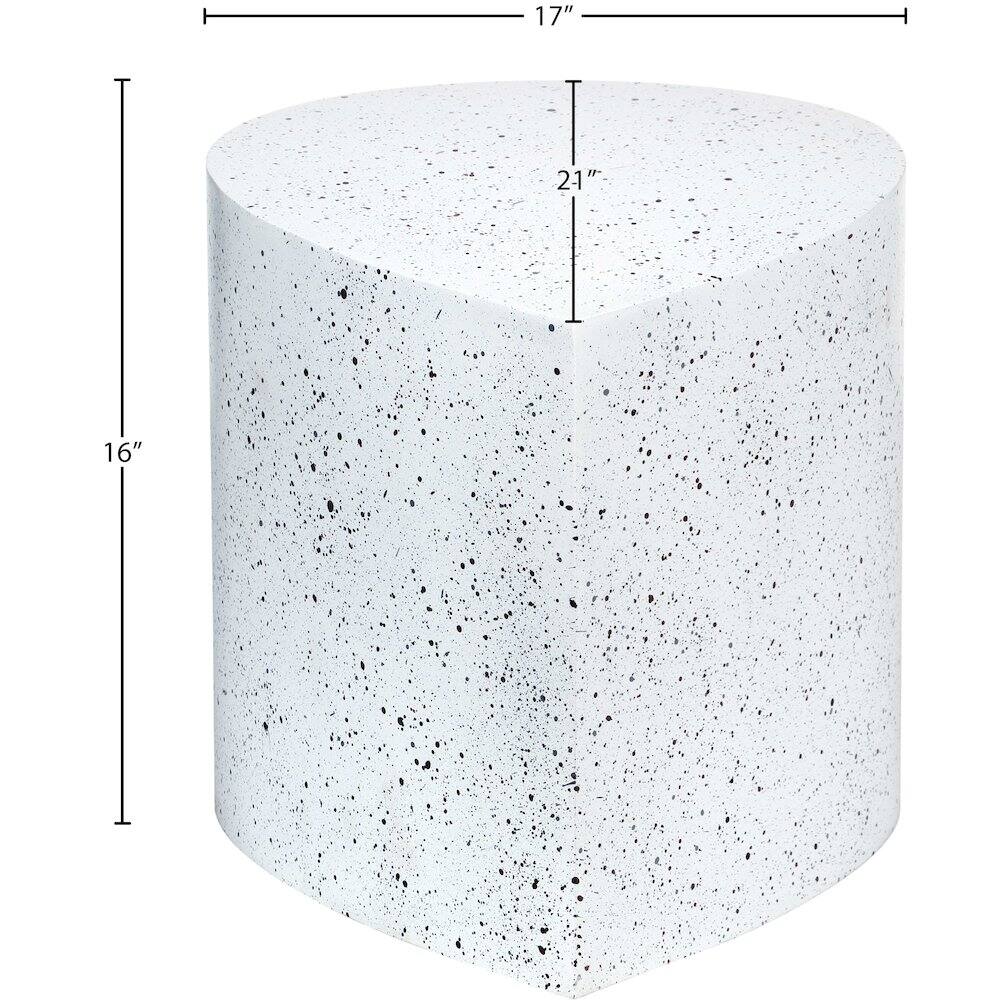 17" (diameter)  
21" (height)  
16" (depth)