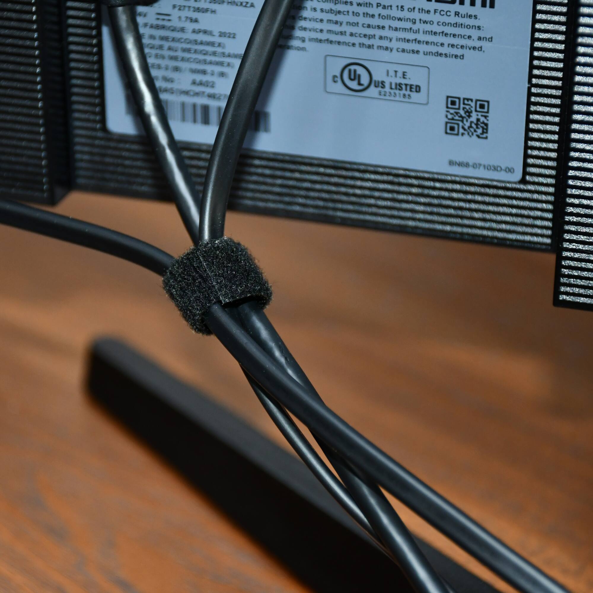 MNXZA 4 F277350FM 1.79A APRL 2922 MEXICOISAMEA - AAG2 complies with Part 15 of the FCC Rules. This device is subject to the following two conditions: This device may not cause harmful interference, and this device must accept any interference that may cause undesired operation. UL I.T.E. US LISTED 1233185 BN68 BN68-07103D-00