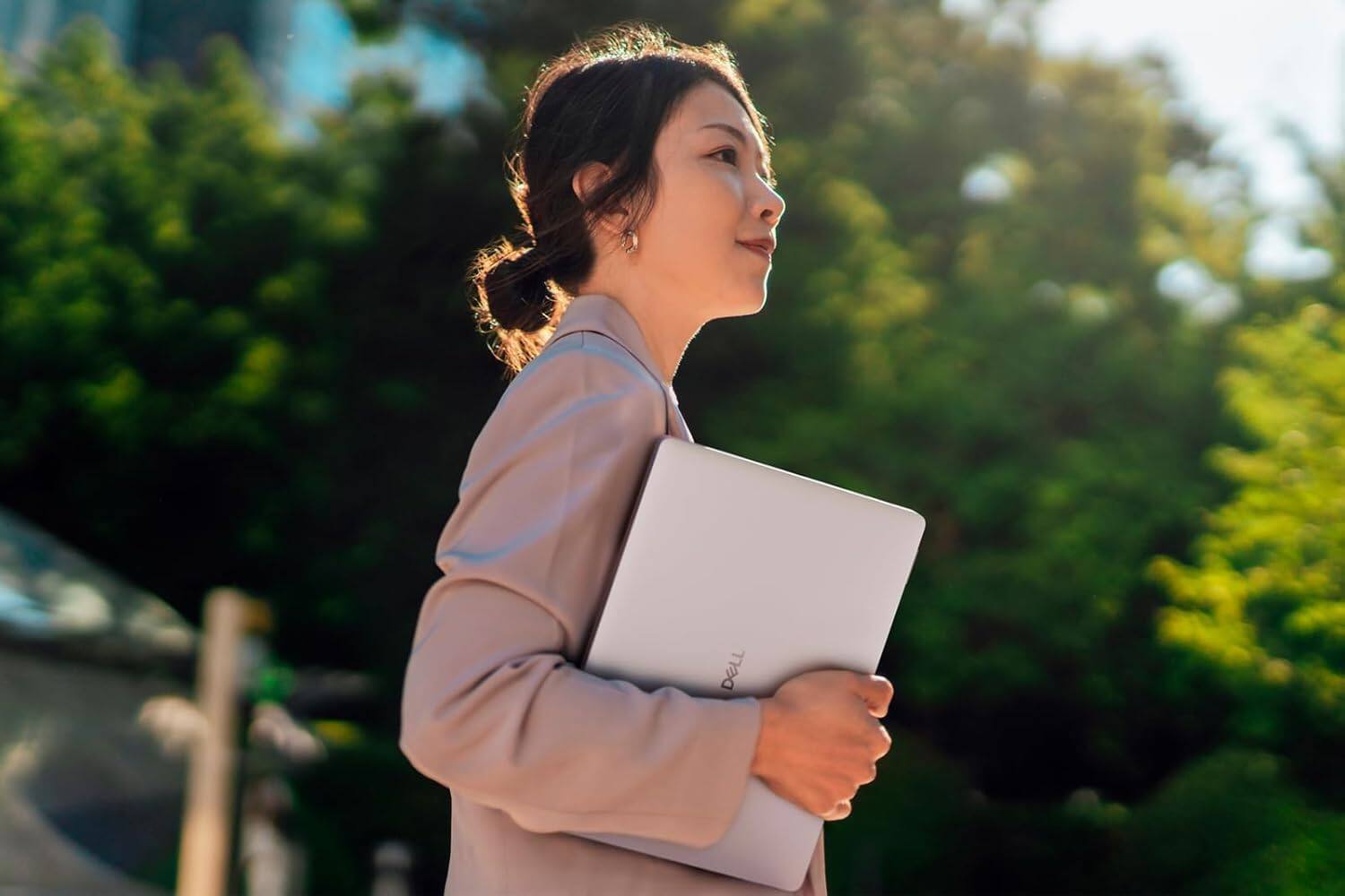 Alt View 8. Dell - Pro 14 Plus 14" WUXGA Laptop - Intel Core Ultra 7 266V - 16GB Memory - 512GB SSD - Thunderbolt 4 - Backlit - Win 11Pro - Silver.