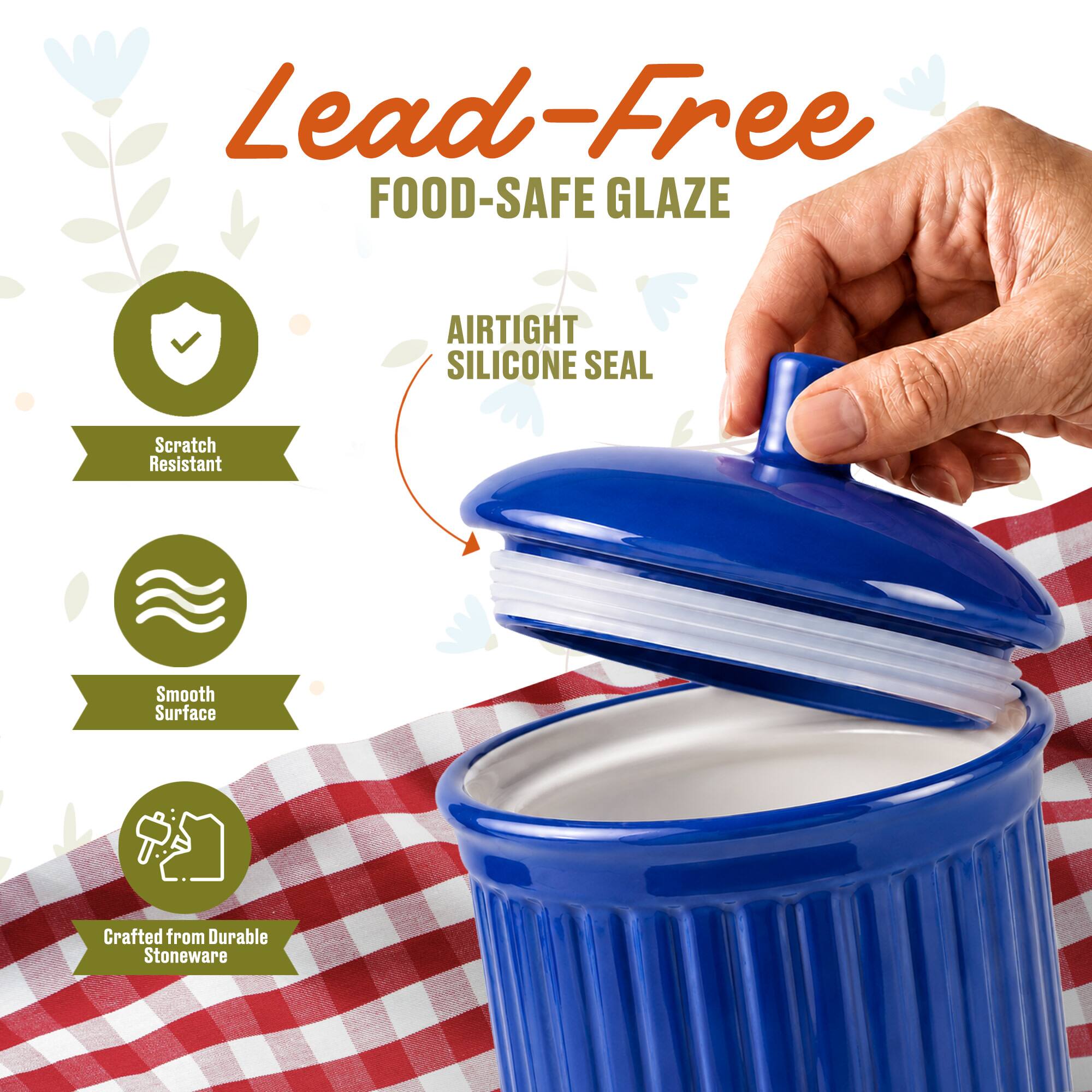 Lead-Free FOOD-SAFE GLAZE  
AIRTIGHT SILICONE SEAL  
Scratch Resistant  
Smooth Surface  
Crafted from Durable Stoneware