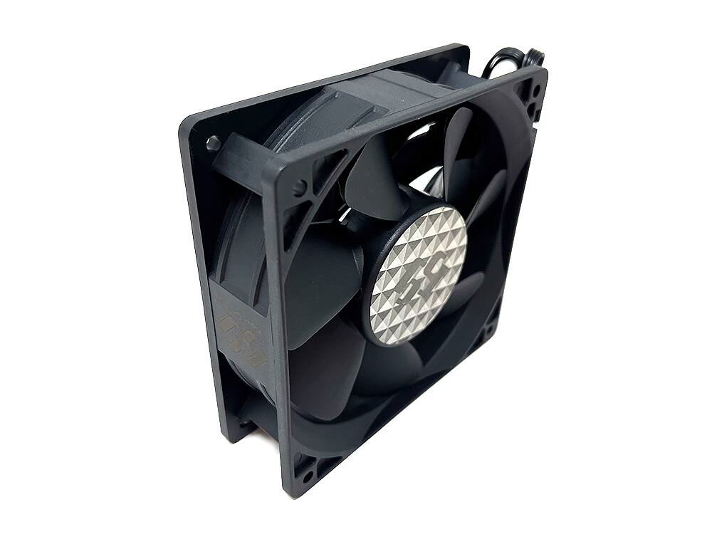Alt View 4. Bluegears - b-BlasterPWM 120x38 2Ball PWM High Speed Fan ranging 1300 to 6500 RPM with 318 CFM - Black.