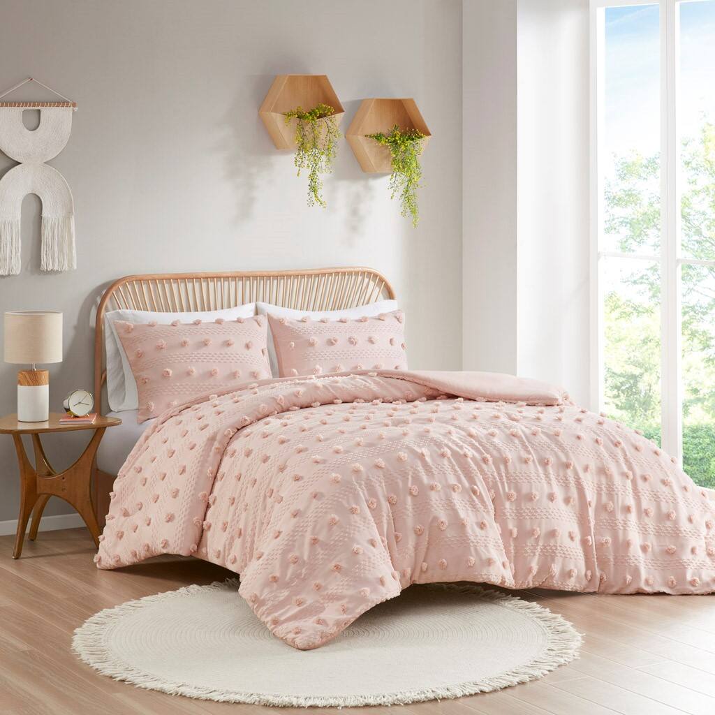 Alt View 1. Gracie Mills - Gracie Mills Eloise Clip Jacquard Duvet Cover Set - Pink.