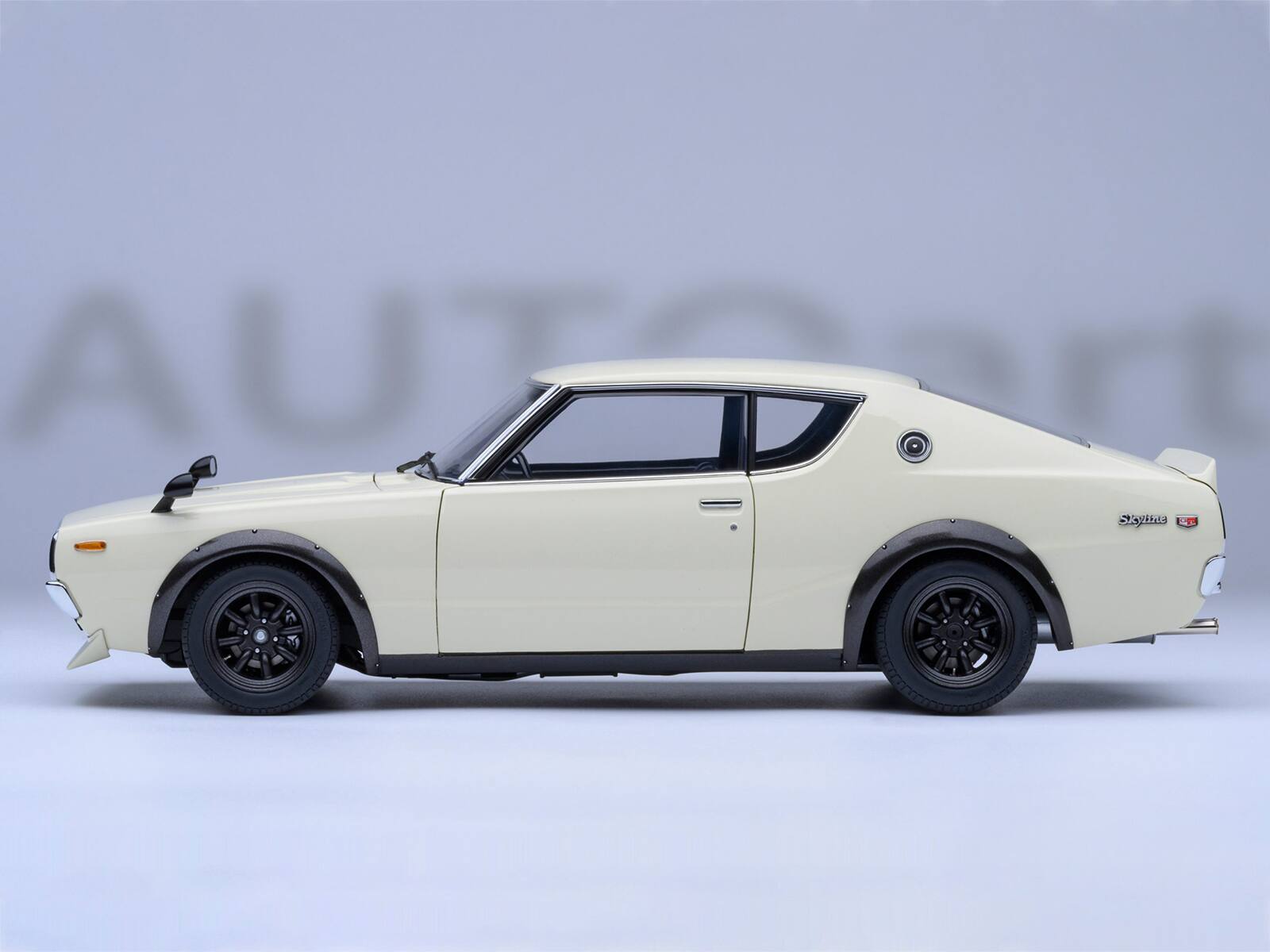 Alt View 6. Autoart - Nissan Skyline 2000GT-R (KPGC110) Tuned Version RHD (Right Hand Drive) White 1/18 Model Car by Autoart.