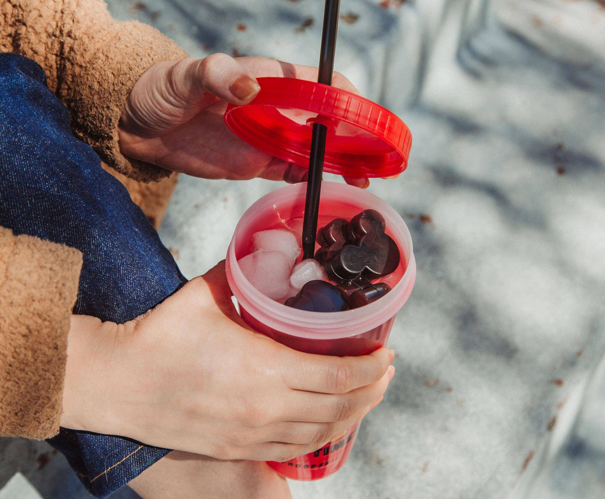 The text on the image reads: "CUM U ROODE"