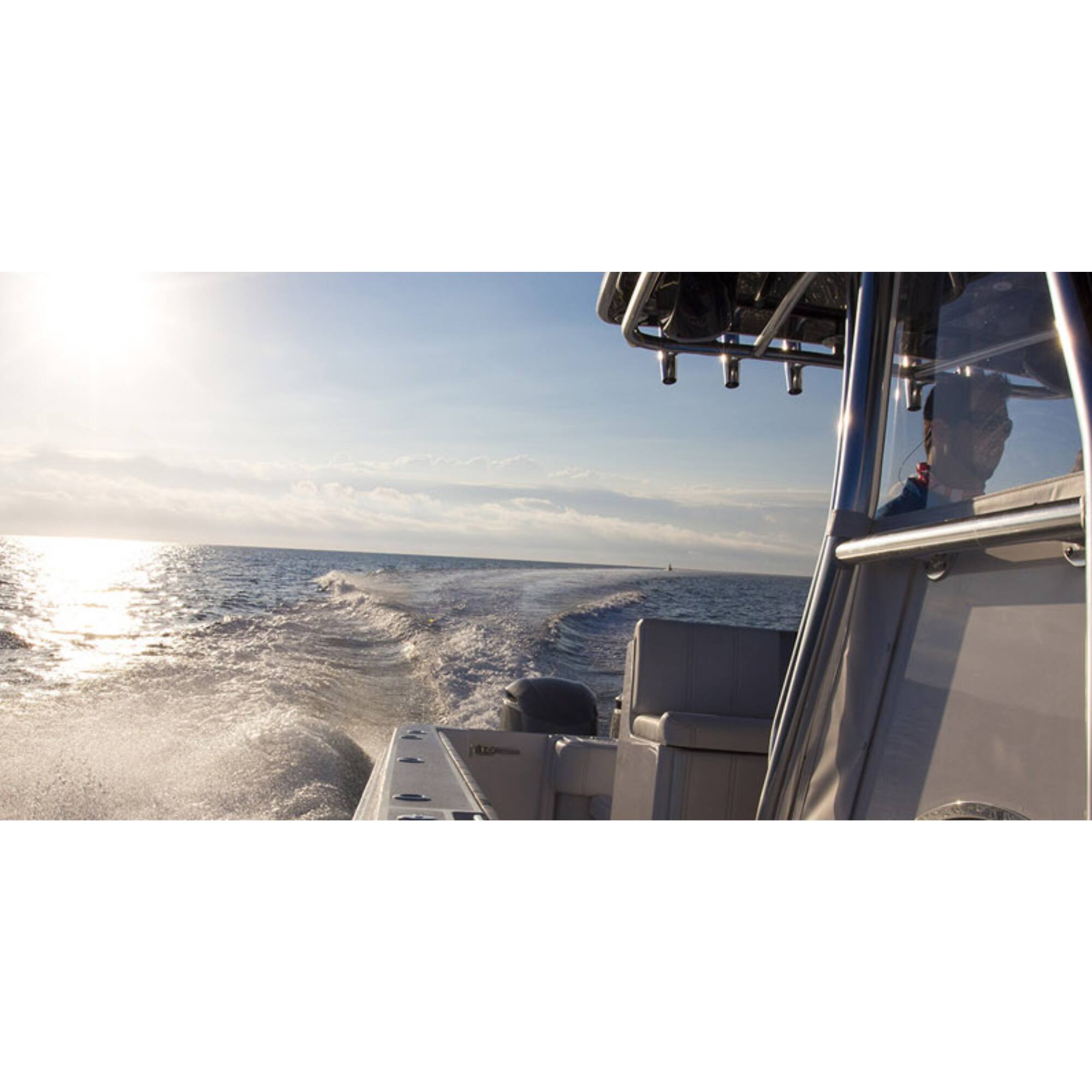 Left. Simrad - Simrad GO9 XSE with Active Imaging 3-in-1 & C-MAP GPS Navigation DISCOVER Chart - Black.