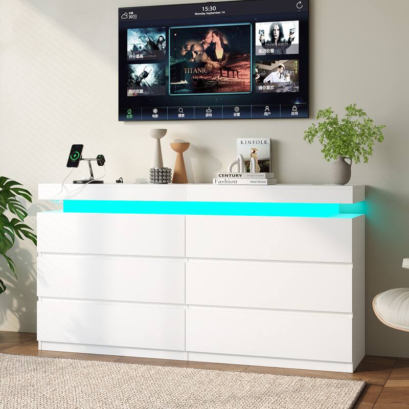 100 15:30 September 4 Monday  
7 RD  
TITANIC  
0 BE  
8  
KINFOLK  
CENTURY Fashion