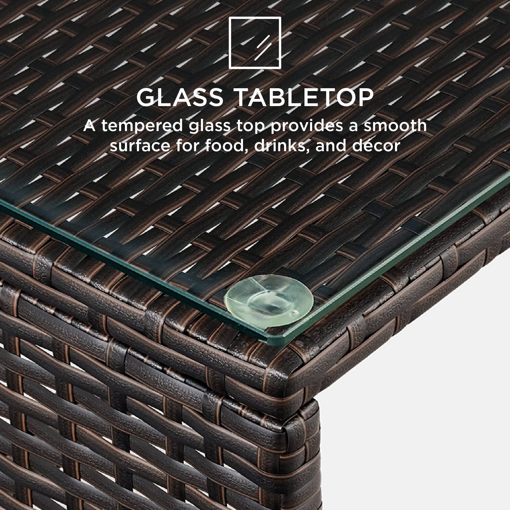 GLASS TABLETOP  
A tempered glass top provides a smooth surface for food, drinks, and décor.