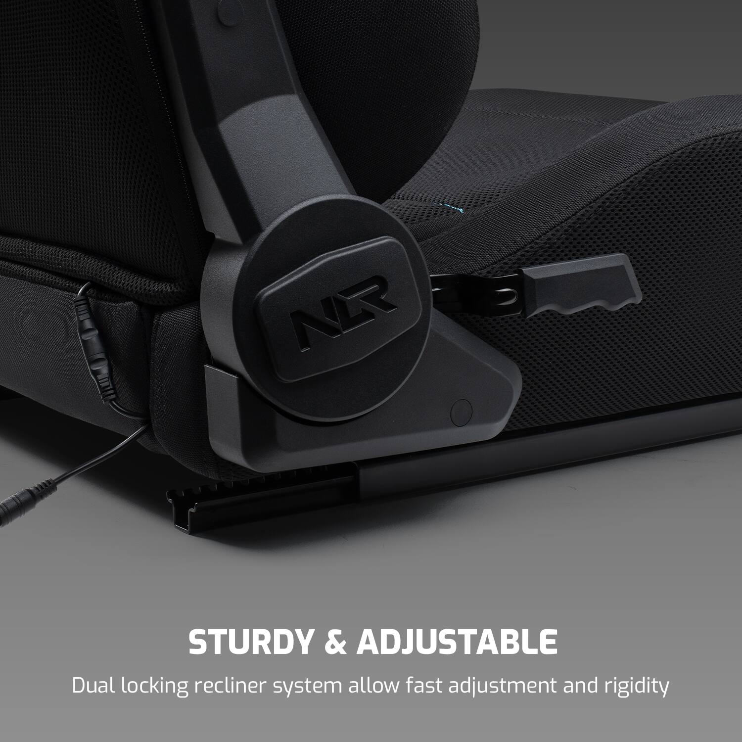 STURDY & ADJUSTABLE  
Dual locking recliner system allows fast adjustment and rigidity