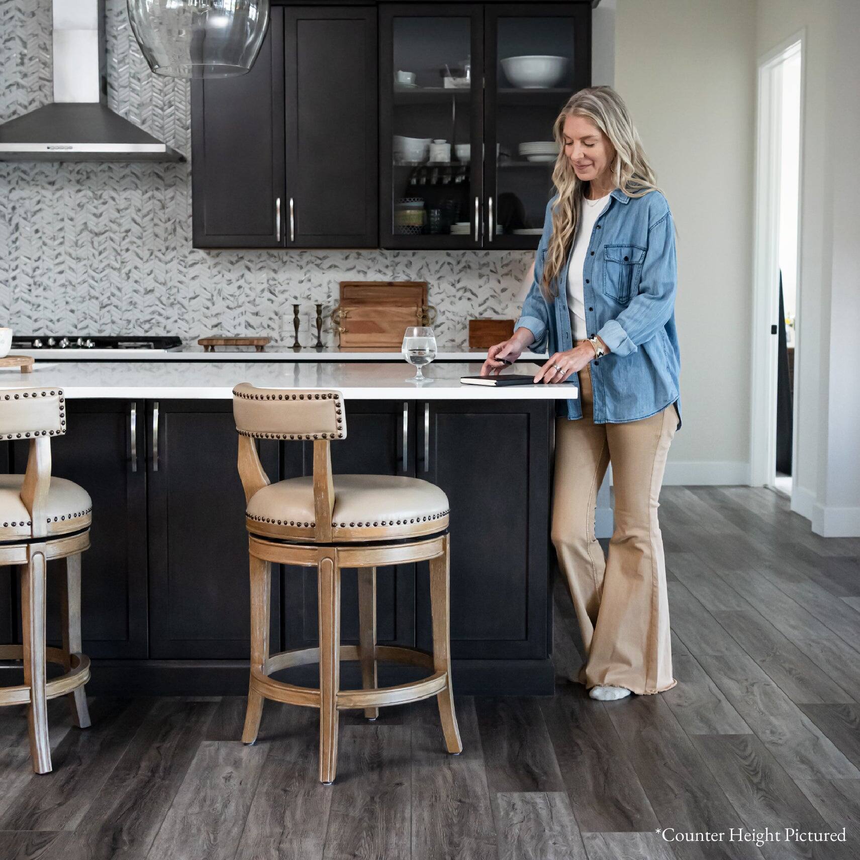 The corrected text is: "Counter Height Pictured."