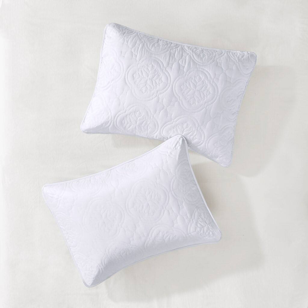 Alt View 3. Gracie Mills - Gracie Mills McCormick 3 Piece Reversible Bedspread Set - White.