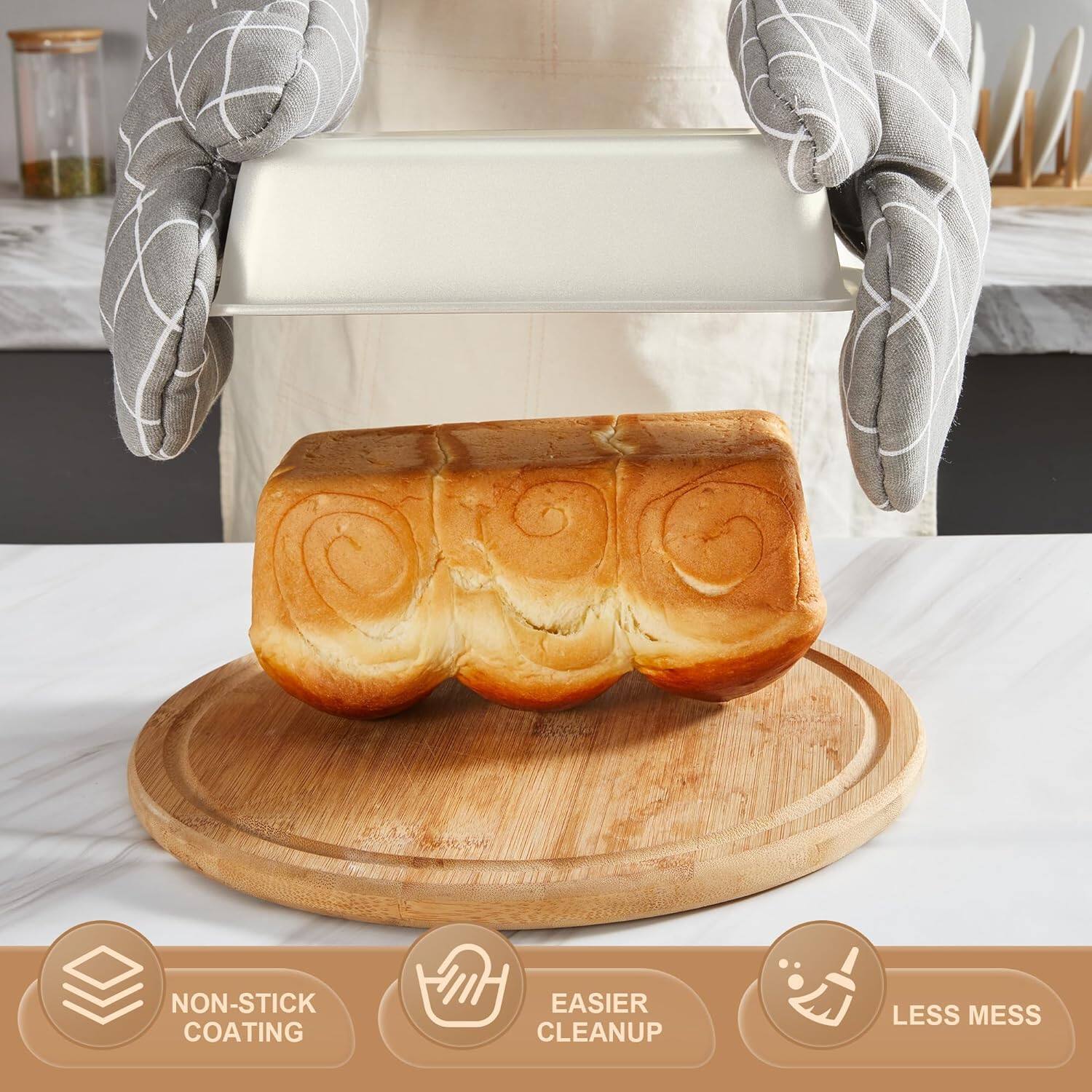 NON-STICK COATING  
EASIER CLEANUP  
LESS MESS