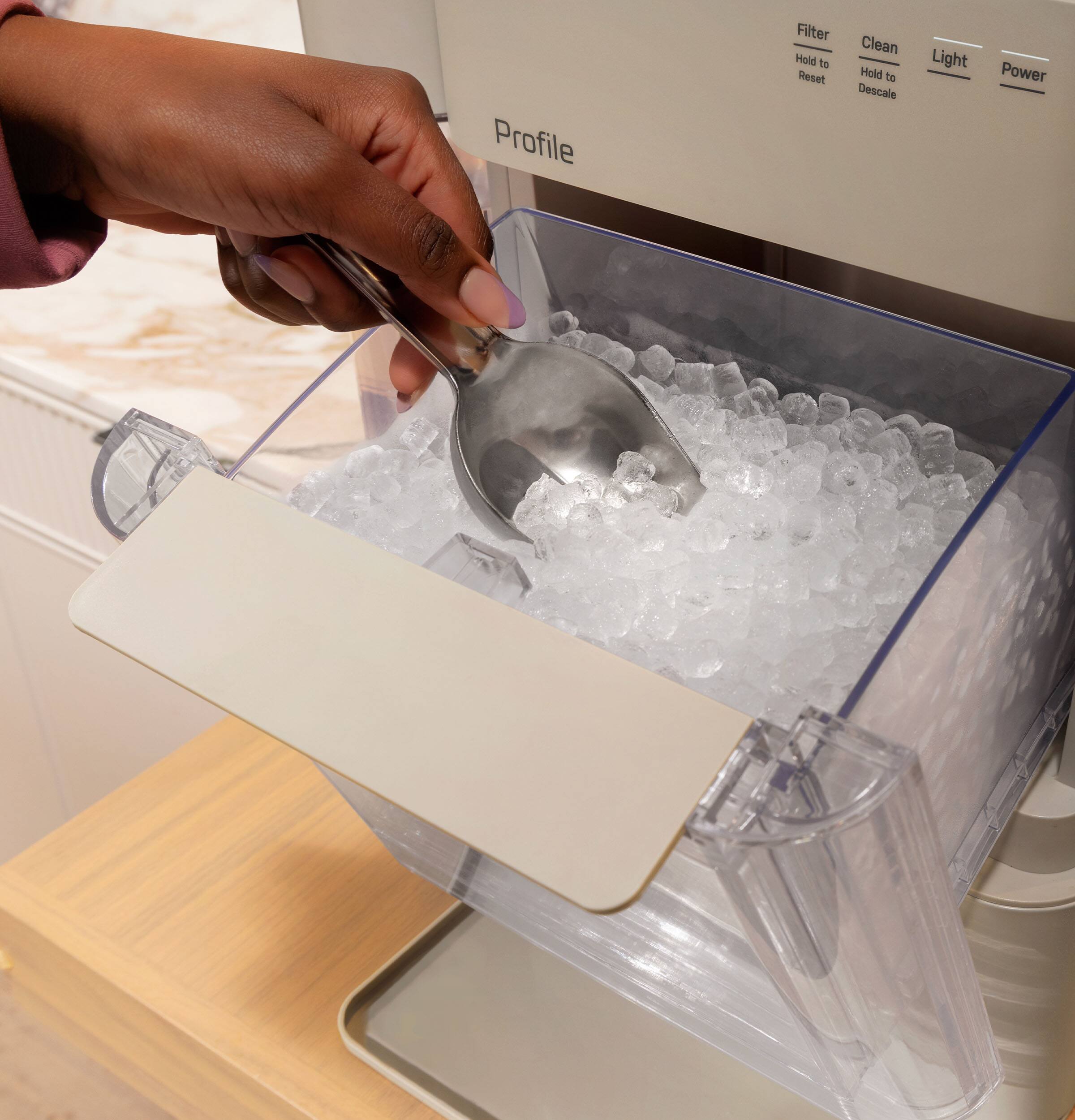 Profile  
Filter Hold to Reset  
Clean Hold to Descale  
Light  
Power