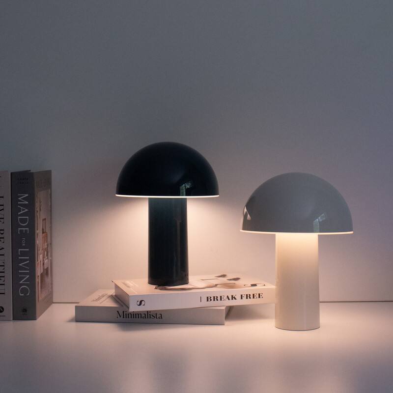 LIVE MADE FOR LIVING  
Minimalista  
BREAK FREE