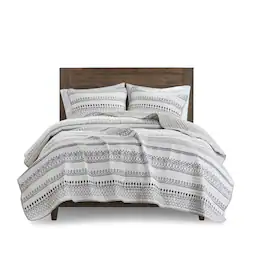Gracie Mills - Penny Southwest-Inspired 3 Piece Printed Seersucker Quilt Set - Ivory/Black
