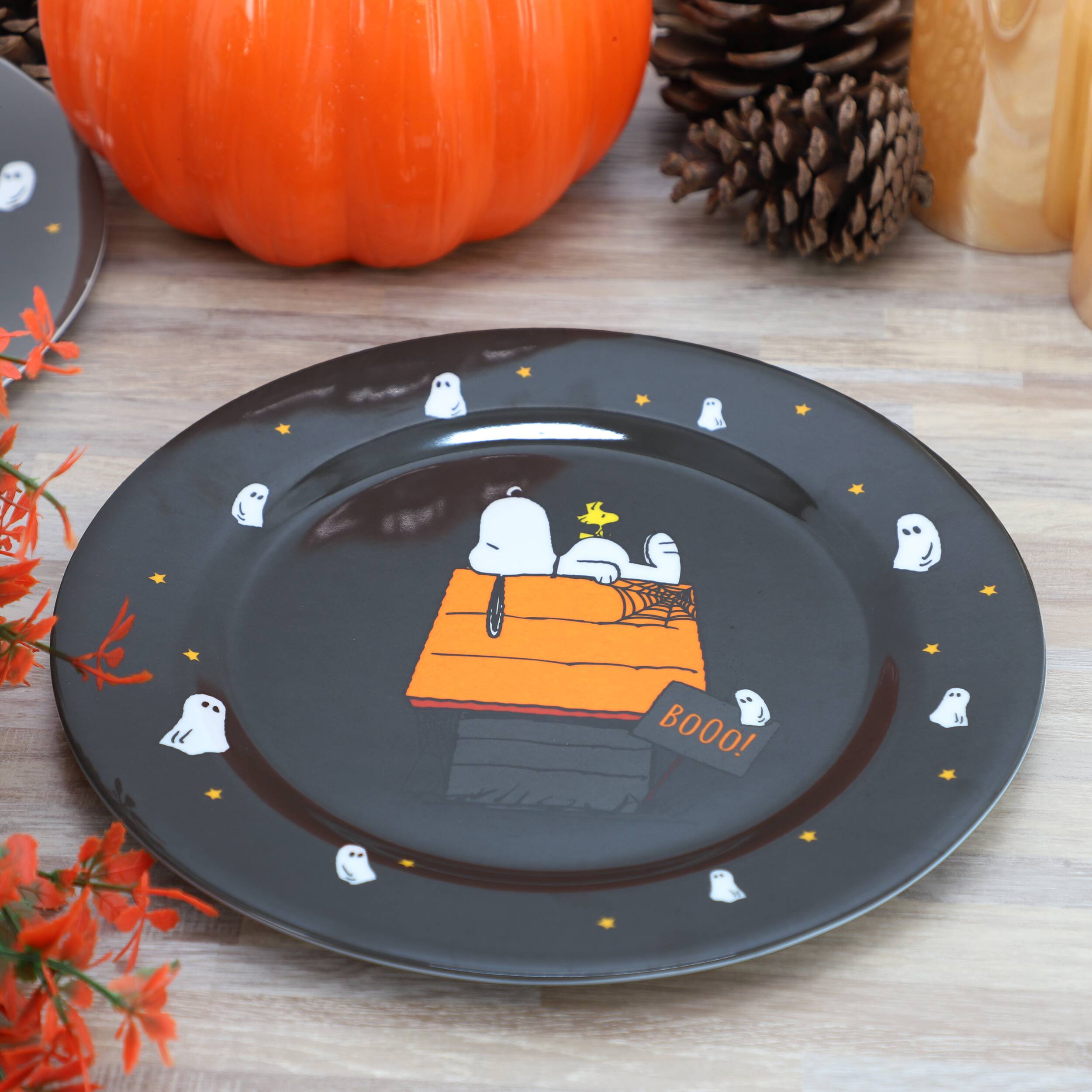 Alt View 3. Mr. Coffee - Peanuts Snoopy Pumpkin 12 Piece Melamine 10.5 Inch Dinner Plate Set in Black - Black.