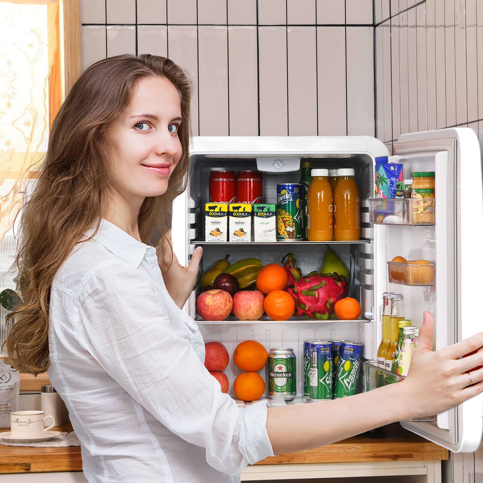 adidas - CaCa CIANR COE 1 ELLMRA - d aded .- - ! S .. - - -- - ... : I MAU  Heineken  C  +  SAT ad S   7 ina T S