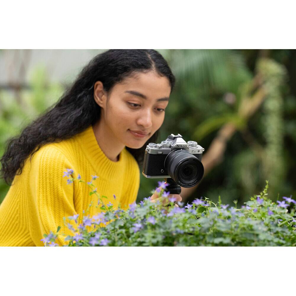 Back. Nikon - Nikon NIKKOR Z DX 12-28mm f/3.5-5.6 PZ VR Lens (Nikon Z) (20118) + 64GB Memory  - Bundle - Black.