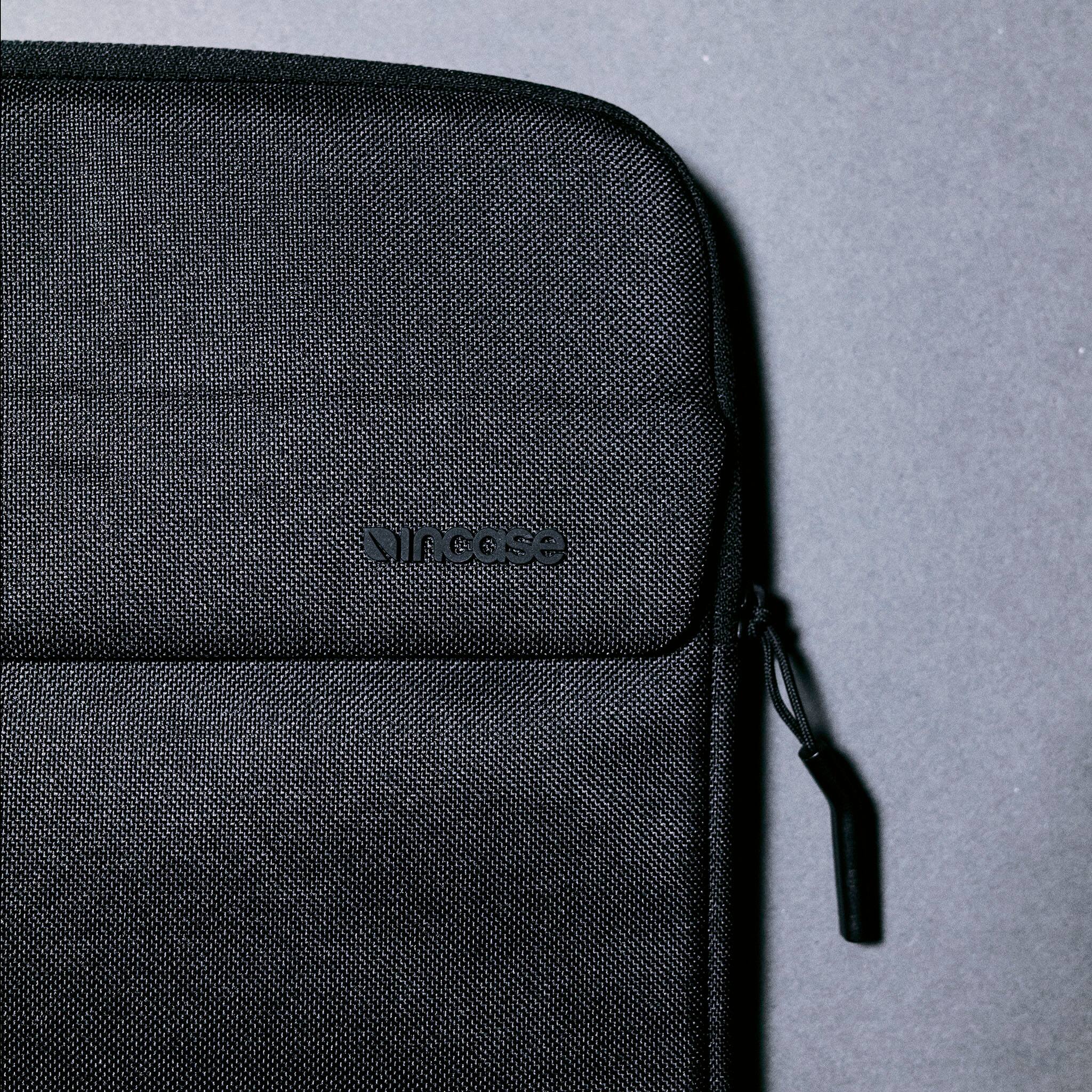 Alt View 13. Incase - Crosstown Sleeve for 14" Laptop - Black.