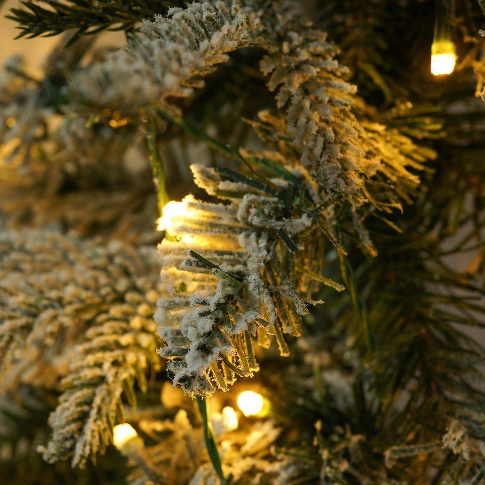 Left. Resenkos - 4-Piece Pre-Lit Christmas Decor Set, Includes Garland, Wreath and 2 Entry Trees with LED Lights, Green - Green.