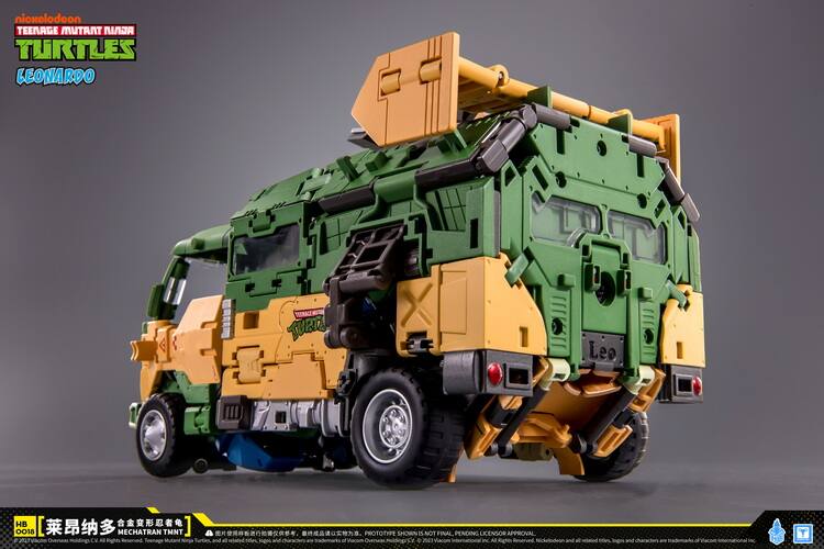nickelodeon  
TEENAGE MUTANT NINJA TURTLES  
LEONARDO  

HB  
0018  
MECHATRAN TMNT  
Leo  

All and all characters are trademarks of Nickelodeon and all related turtles, turtles and characters are trademarks of Viacom International Inc.  
PROTOTYPE SHOWN IS NOT FINAL, PENDING LICENSOR APPROVAL.