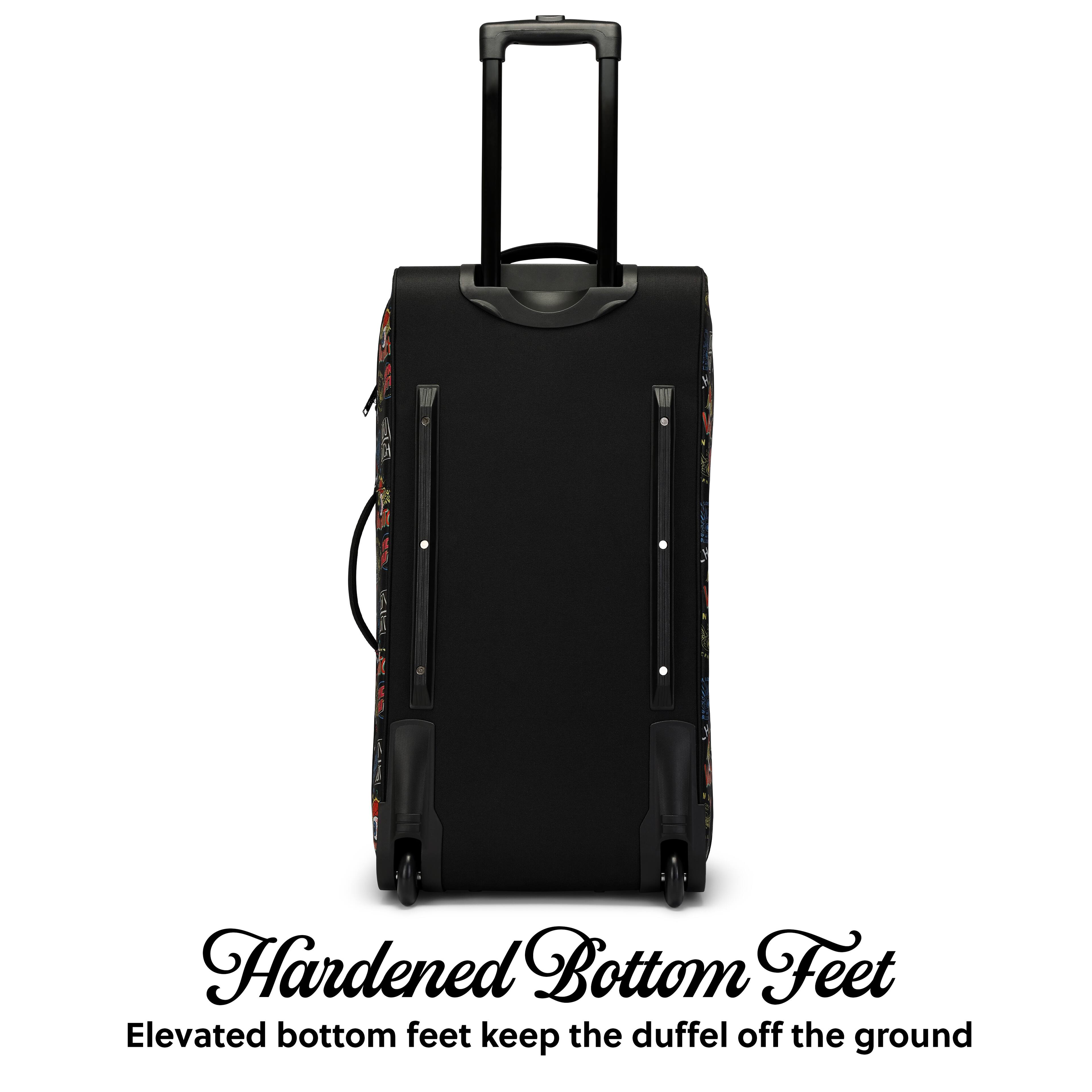 Hardened Bottom Feet  
Elevated bottom feet keep the duffel off the ground