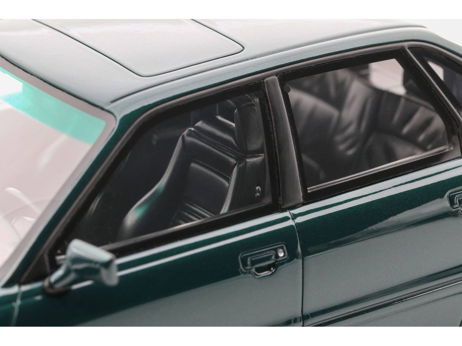 Alt View 2. Otto Mobile - 1993 Audi S2 Sedan Emerald Green Metallic Limited Edition to 2000 pieces Worldwide 1/18 Model Car by Otto Mobile.