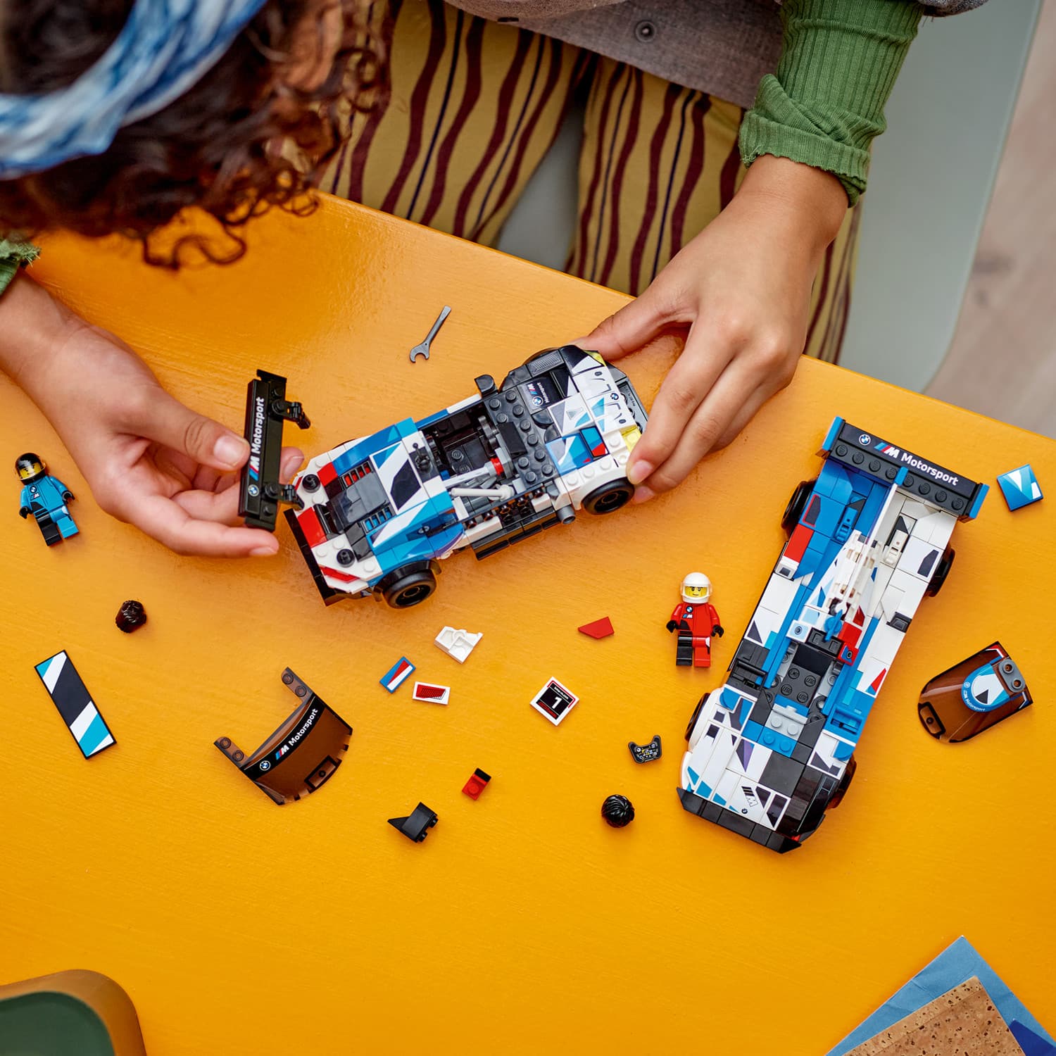 Alt View 13. LEGO - Speed Champions BMW M4 GT3 & BMW M Hybrid V8 Race Cars 76922.