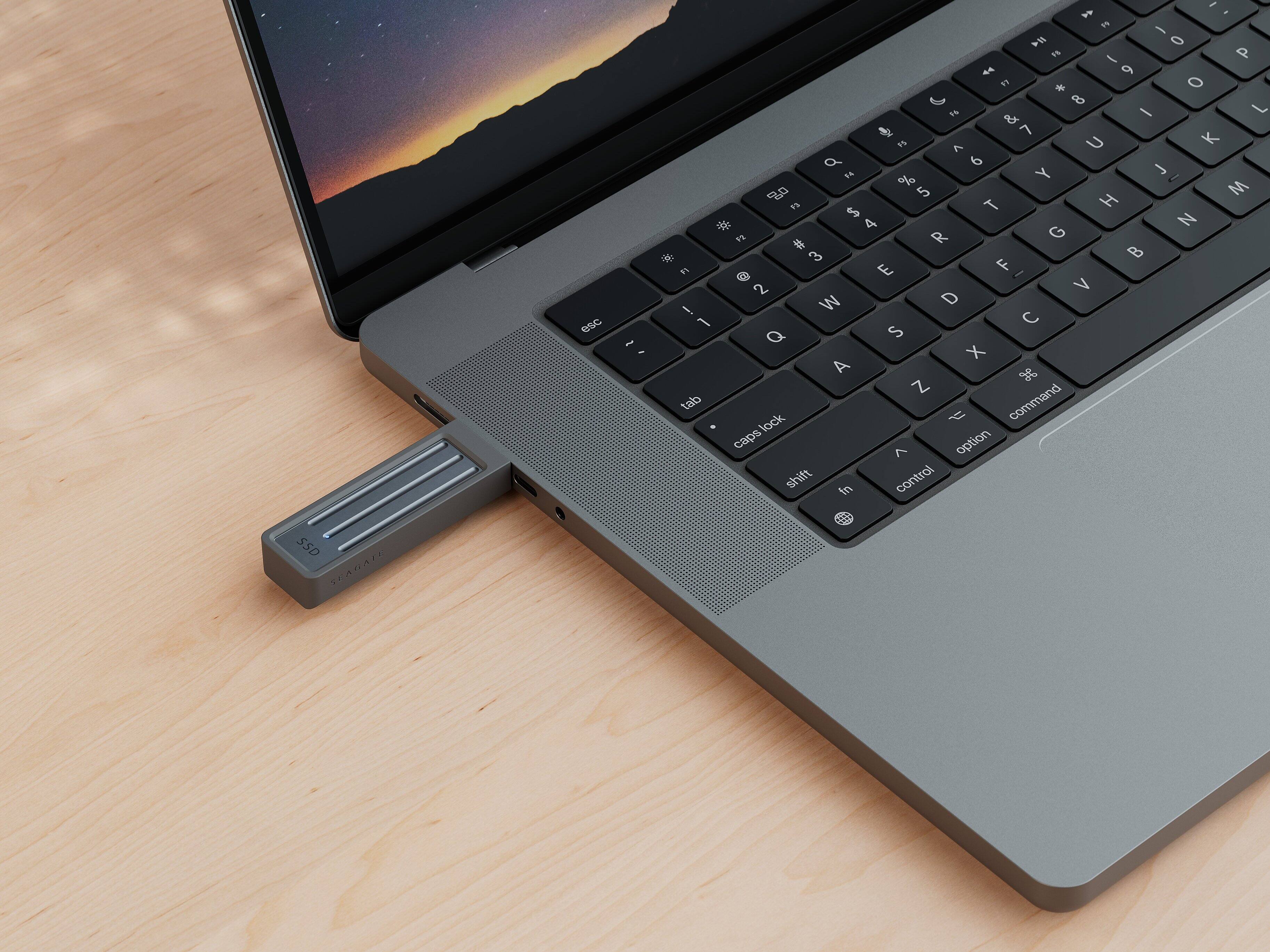 esc - . F ! 1 tab -  i - +I O I - P : 9  * O 6 8  is & - 4 7 K I e U Q 6 J 2 % Y -  5 M F T I $ N 4 G iS #  3 B E F  - 2 V W D C Q S X A 3 Z lock 4 command caps A option shift in control SSD