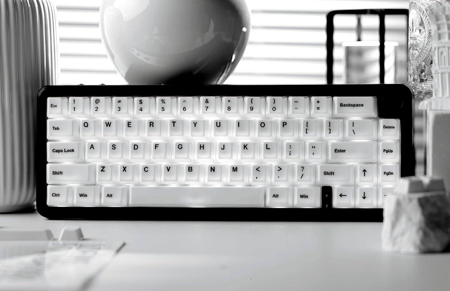 Esc ! 1
@ 2
# 3
$ 4
% 5
^ 6
& 7
* 8
( 9
) 0
- -
+ =
Backspace
Tab
Q
W
E
R
T
Y
U
I
O
P
~ [
- ]
\ Delete
Caps Lock
A
S
D
F
G
H
J
K
L
: ;
" Enter
Shift
Z
X
C
V
B
N
M
< >
? /
Shift
PgDn
Ctrl
Win
Alt
Alt
Win