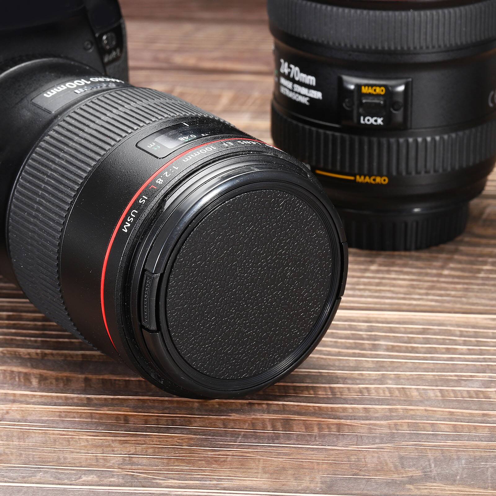 W 70mm GE - 100mm HCa I ATRASONIC RELKT R0 L E d  
100mm 1:2.8 2 8 IS USM MACRO LOCK MACRO  
CXRA55NES