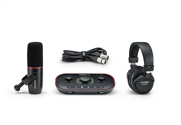 Front. Focusrite - Vocaster Two Studio - Black.