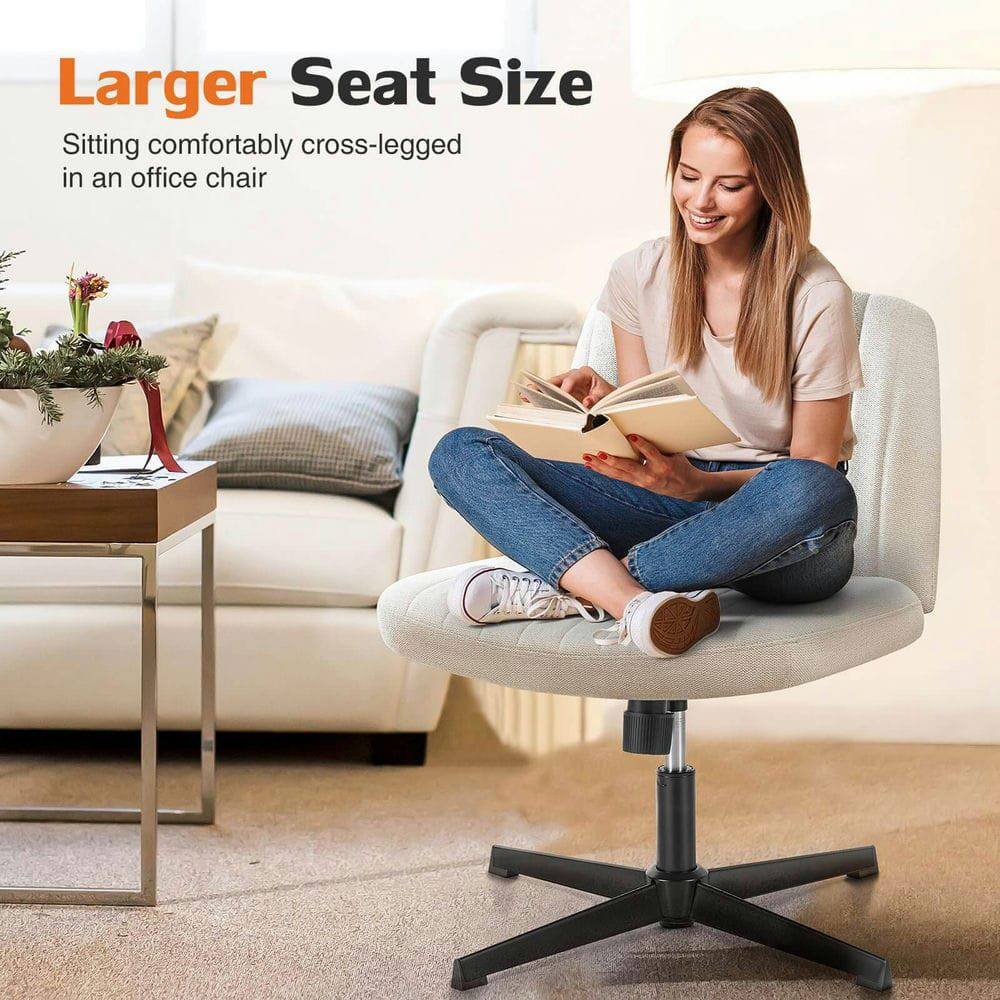 Larger Seat Size  
Sitting comfortably cross-legged in an office chair