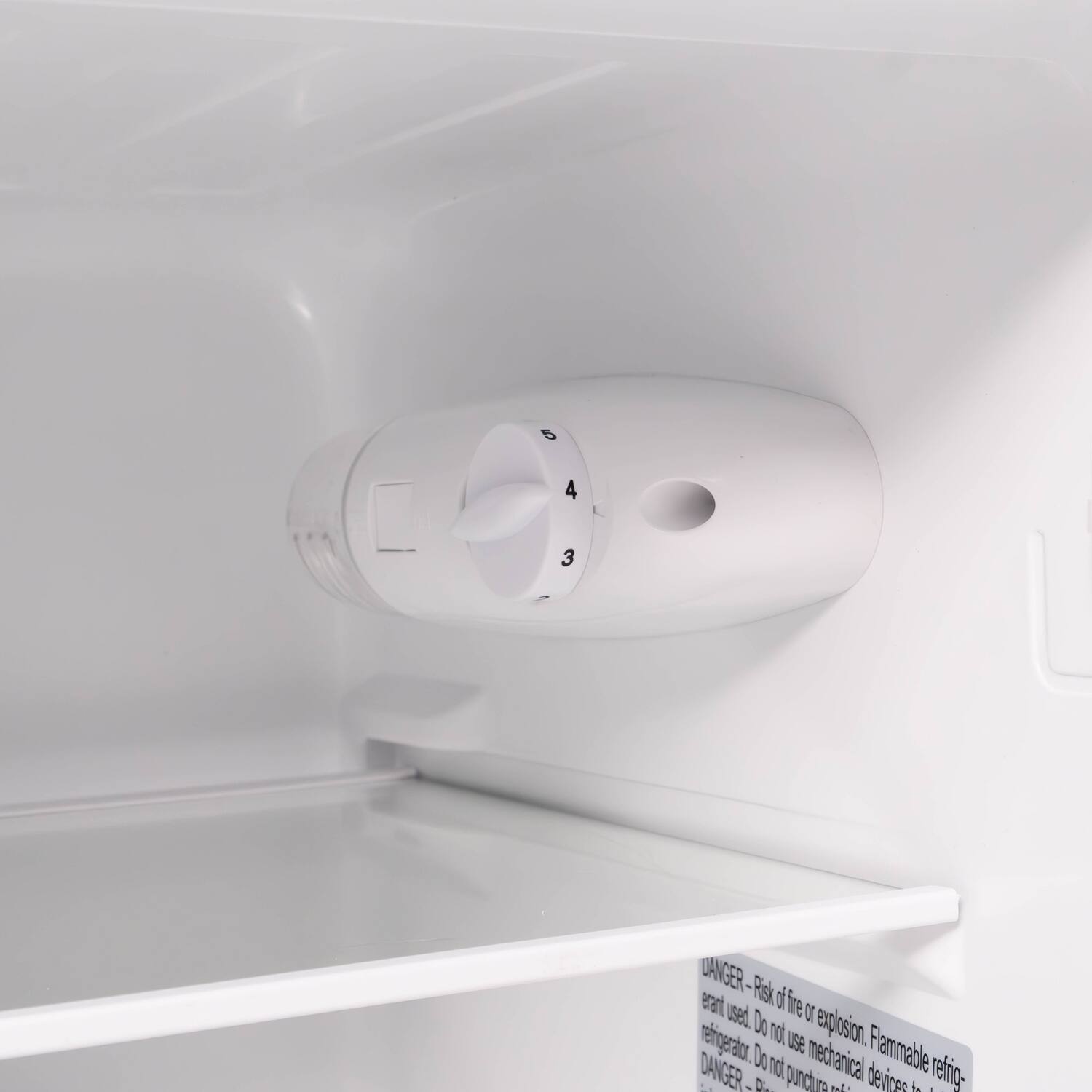 5 4 3 DANGER - Risk of fire or explosion. Flammable refrigerant used. Do not use mechanical devices to remove. DANGER - Do not puncture refrigerant.