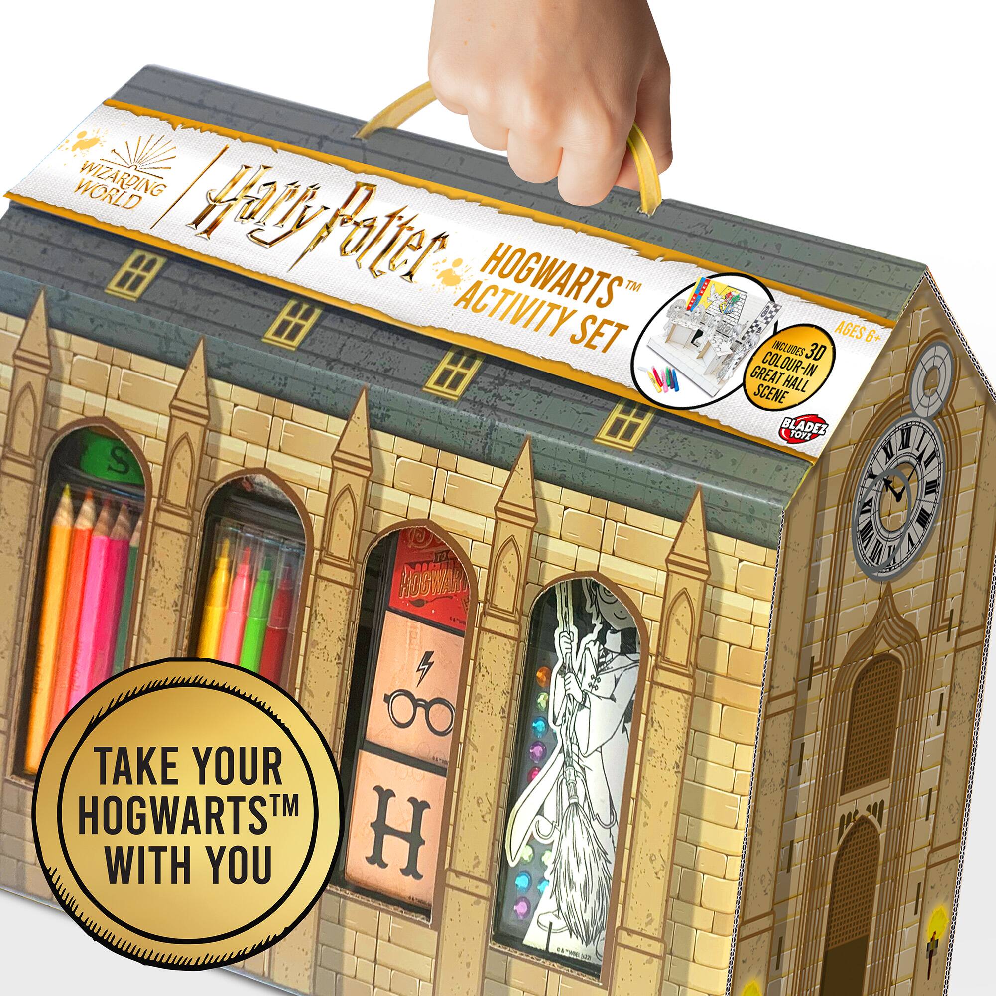 WORLD WIZARDING Harry Potter ACTIVITY HOGWARTS™ SET S N NUUN nidion AGES 6+ INCLUDES 3D GREAT COLOUR-IN SCENE HALL 1 BLADEZ TOPZ FTUK SMIA W TAKE YOUR HOGWARTS™ WITH YOU